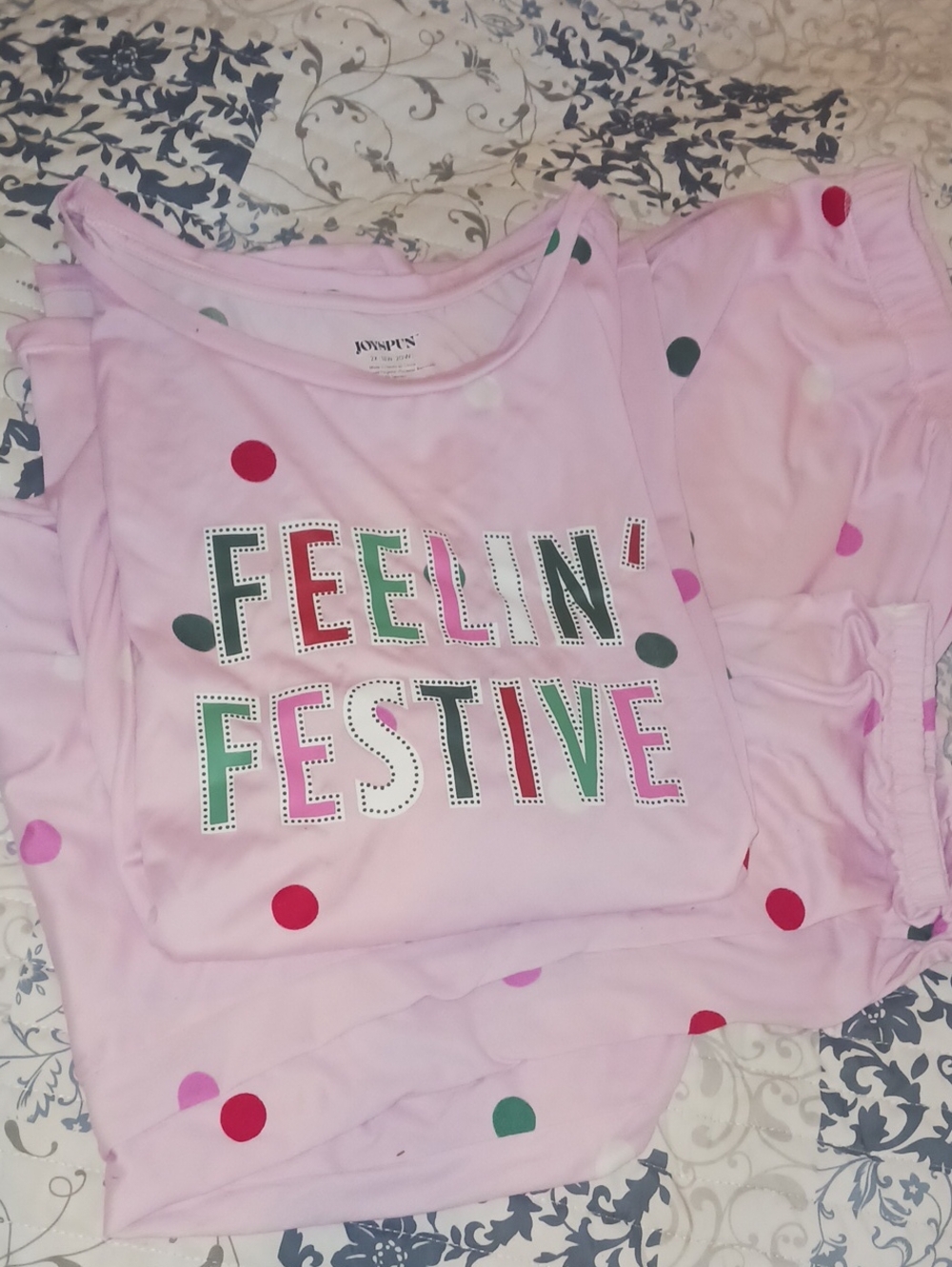 Girls' Pink 'Feelin' Festive' Pajama Set